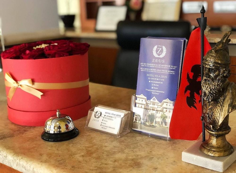 Hotel Vila Zeus Rinas Kültér fotó