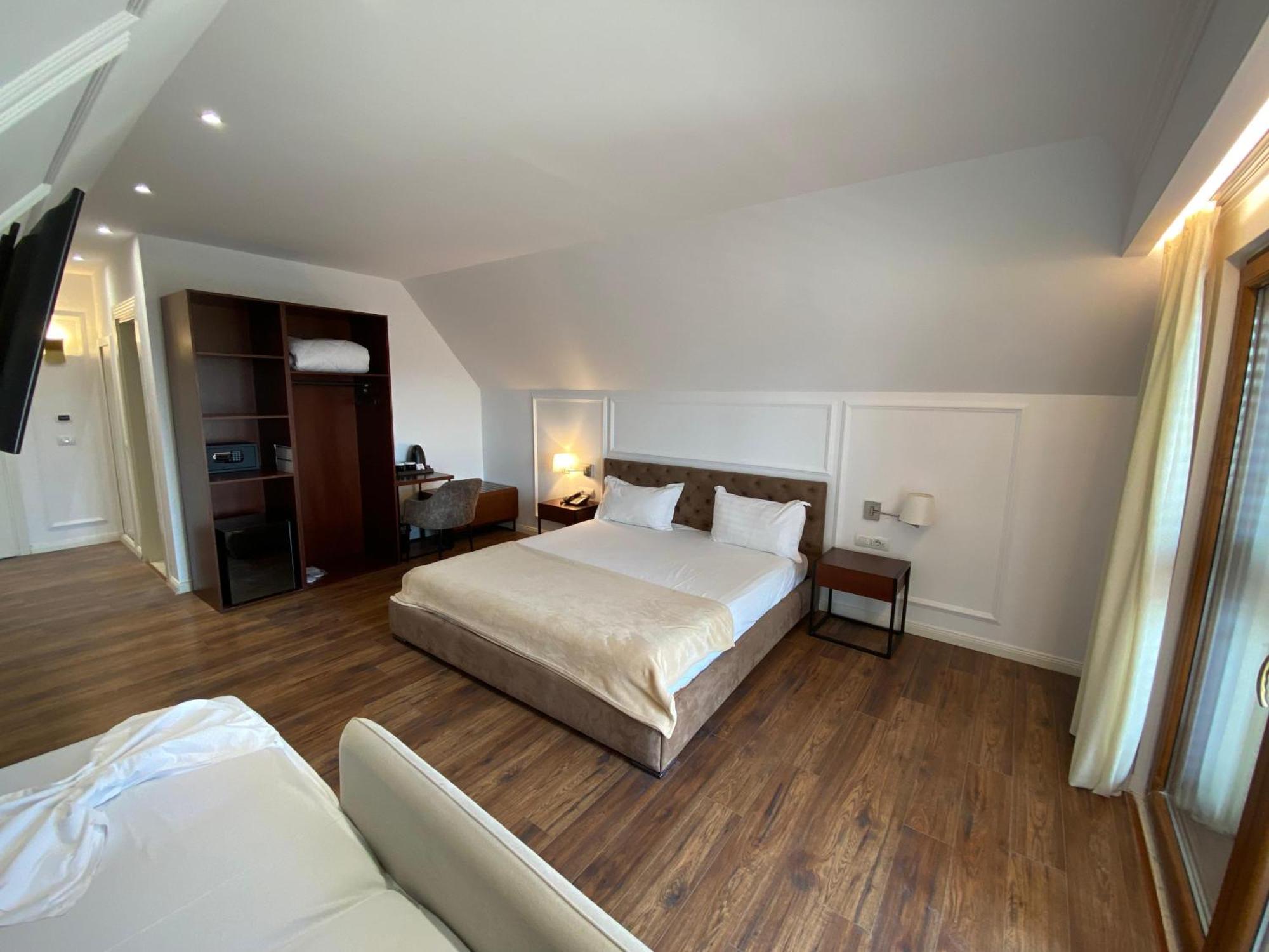 Hotel Vila Zeus Rinas Kültér fotó