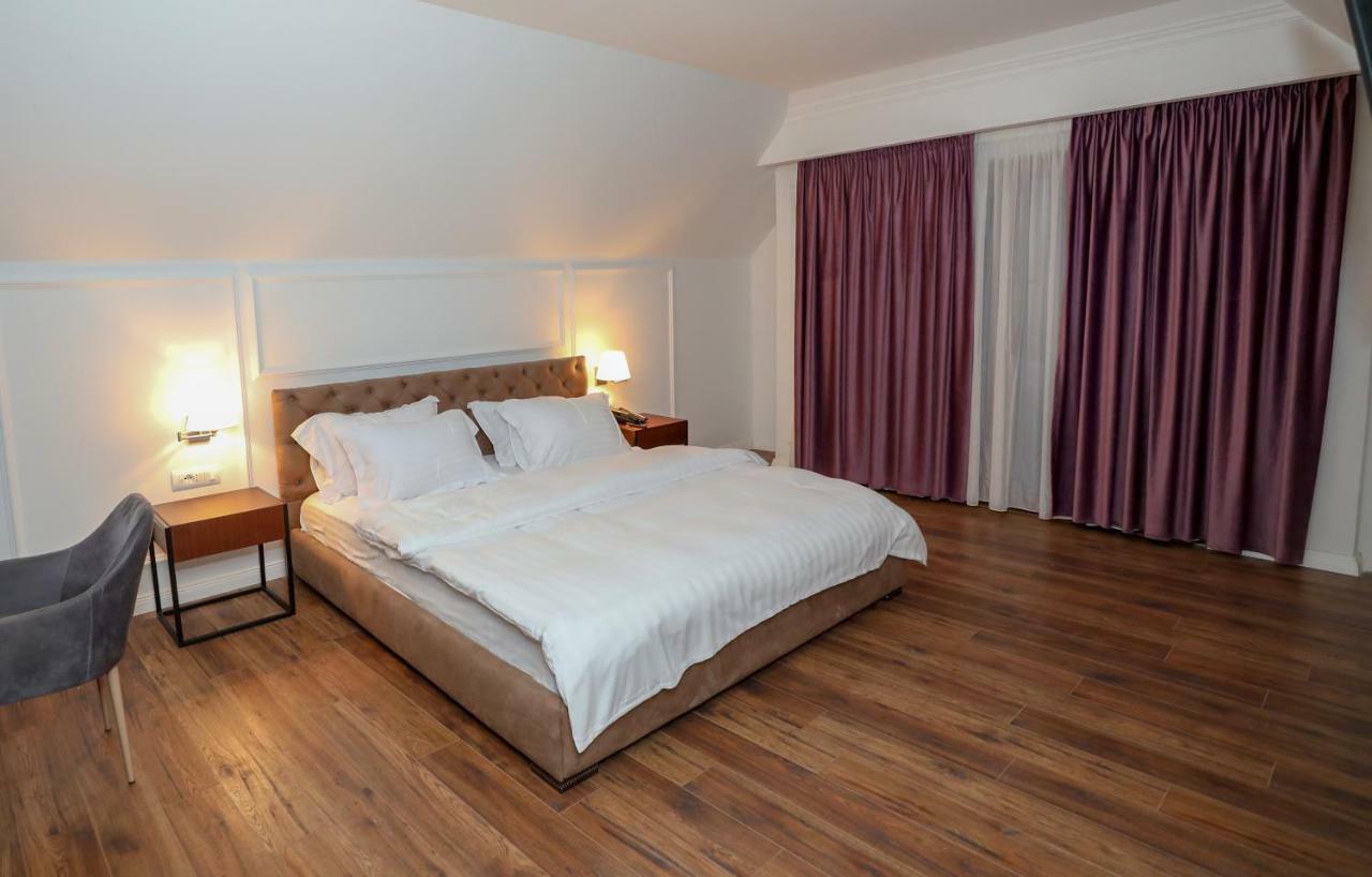 Hotel Vila Zeus Rinas Kültér fotó