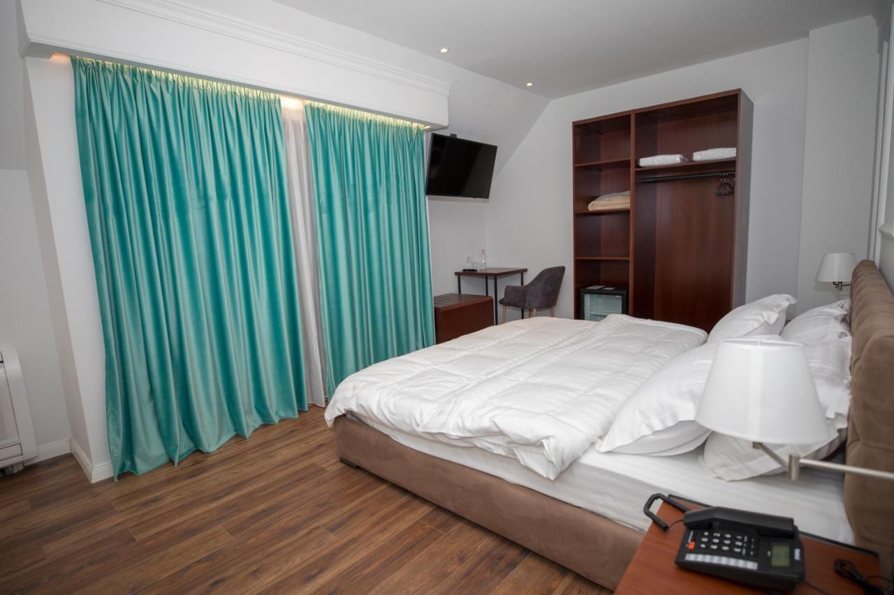 Hotel Vila Zeus Rinas Kültér fotó